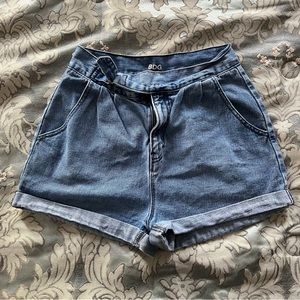LAST CHANCE Shorts from Urban Outfitters with built in double ring belt
